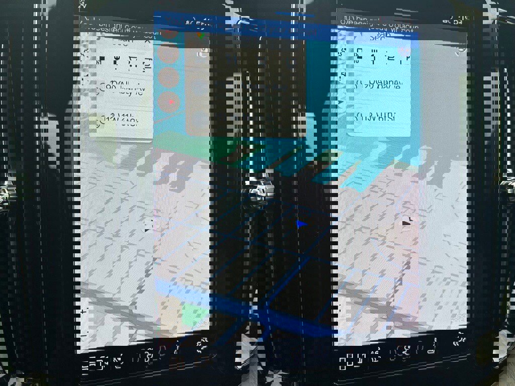 Certified 2022 Volvo XC60 B5 Inscription w/ Advanced Package image 30