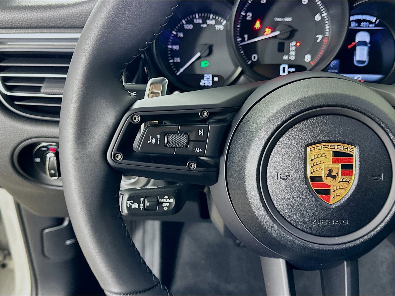 New 2026 Porsche Macan AWD/4WD image 17