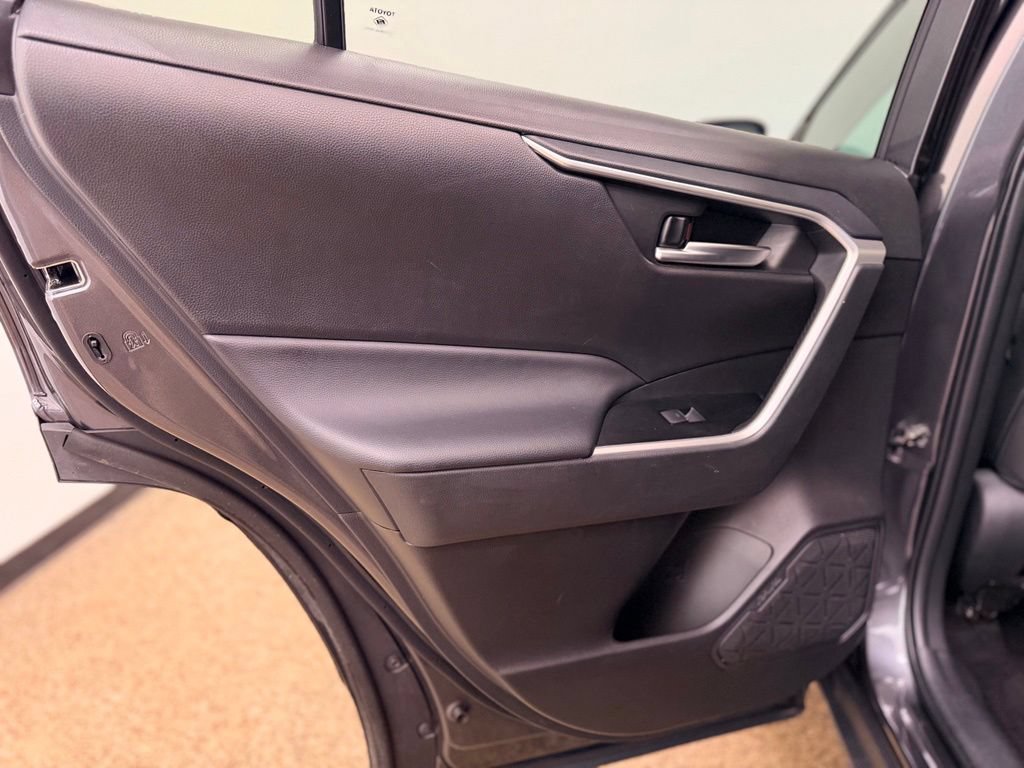 Used 2025 Toyota RAV4 XLE FWD image 13