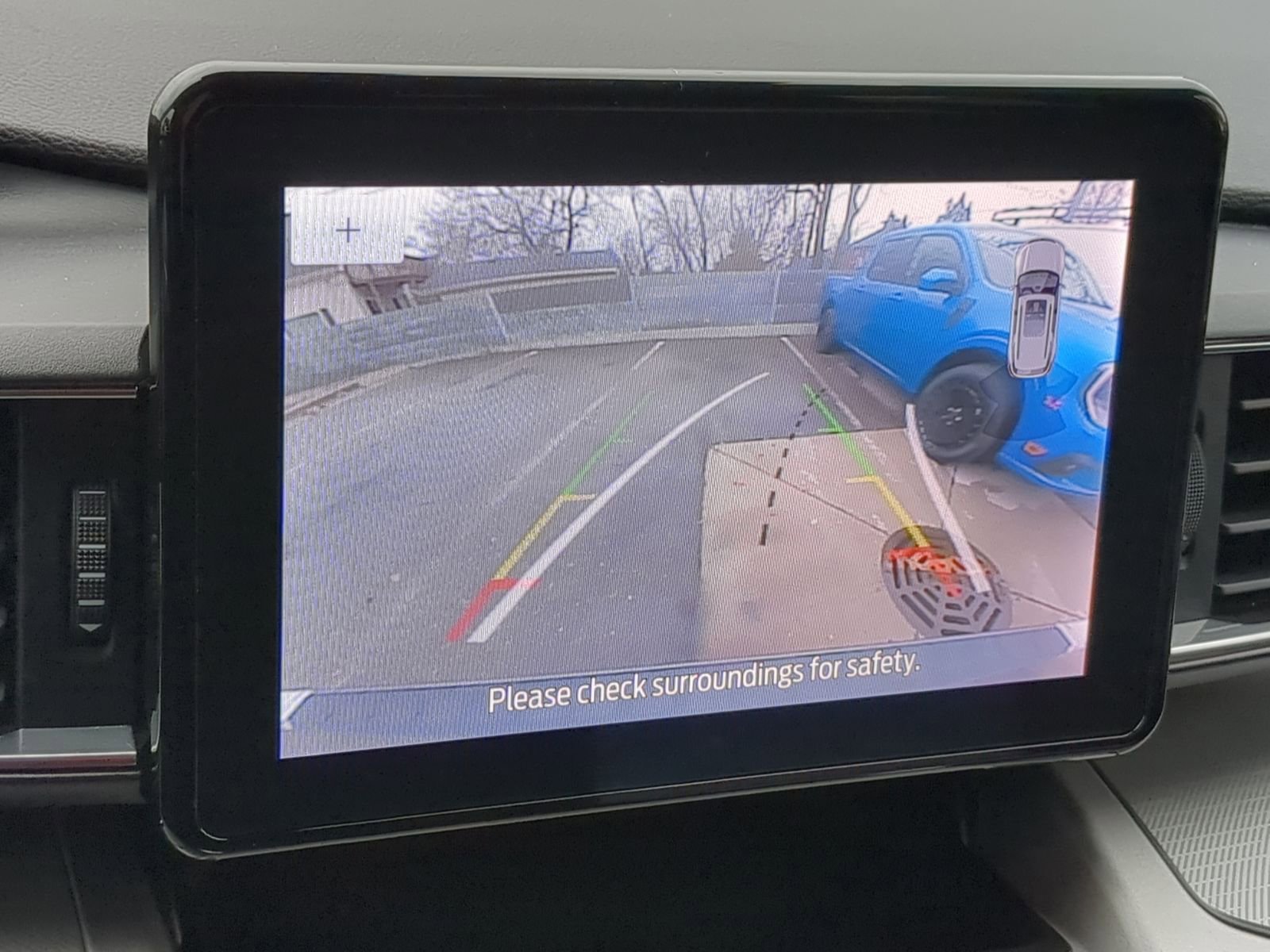 Used 2022 Ford Explorer XLT w/ Equipment Group 202A AWD/4WD image 36