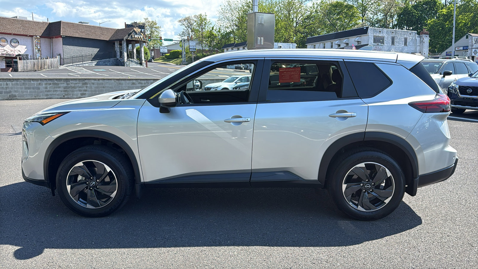 Certified 2024 Nissan Rogue SV AWD/4WD image 4