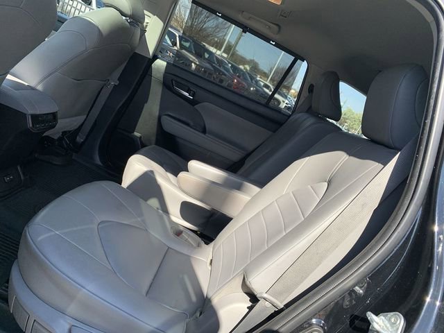 Used 2023 Toyota Highlander XLE image 10