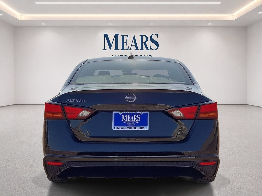 Used 2025 Nissan Altima 2.5 SV FWD image 4