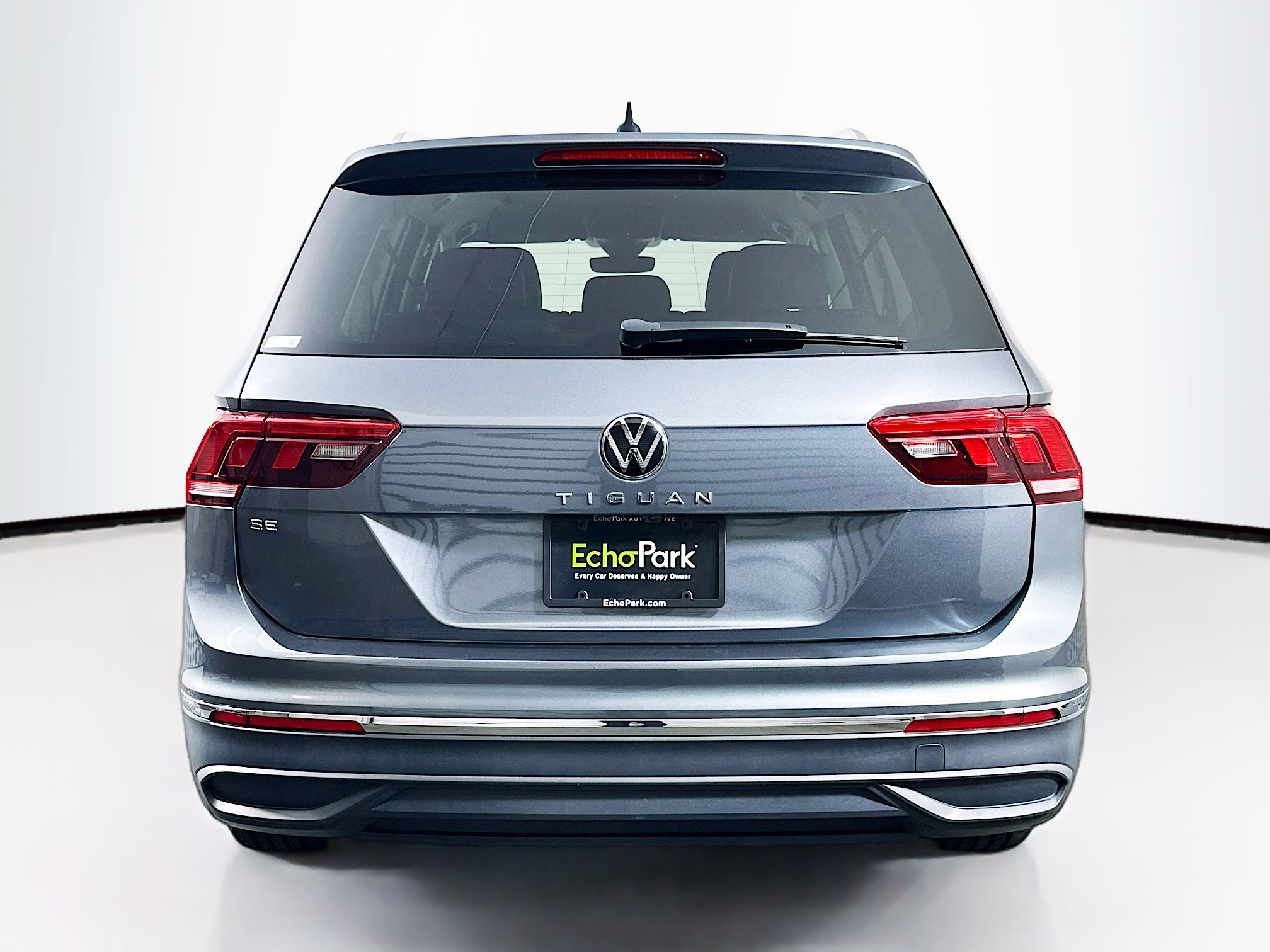 Used 2023 Volkswagen Tiguan SE image 7