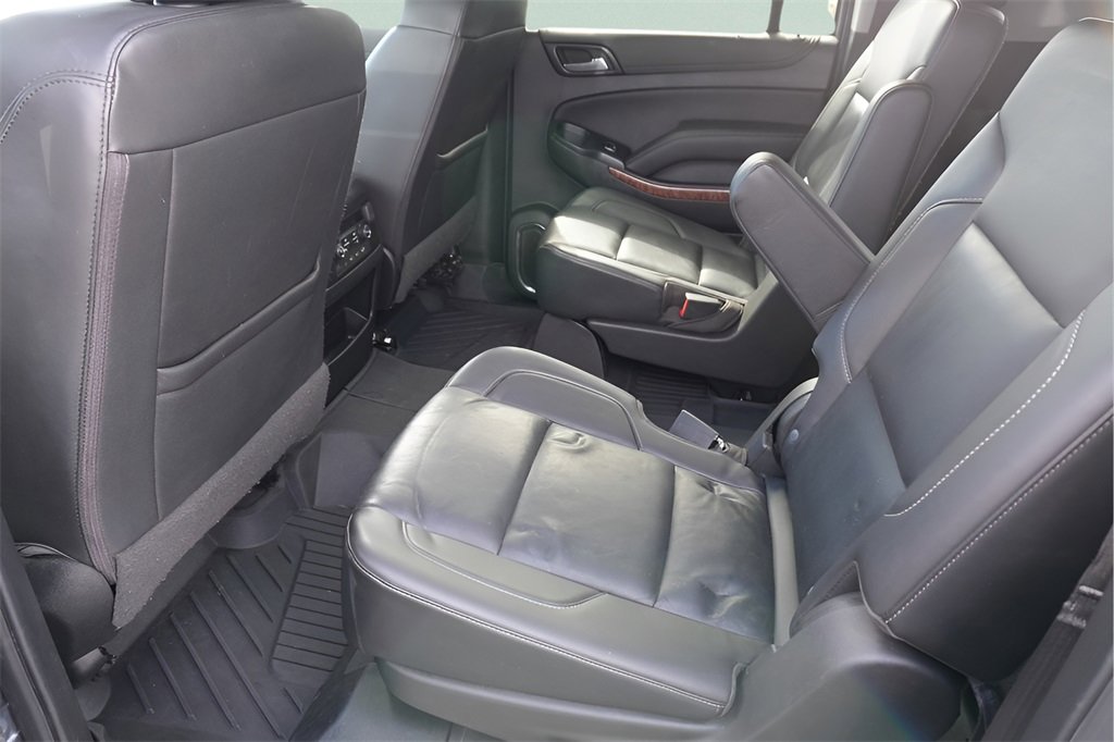 Used 2020 Chevrolet Suburban Premier w/ Premier 6.2L Value Package image 32