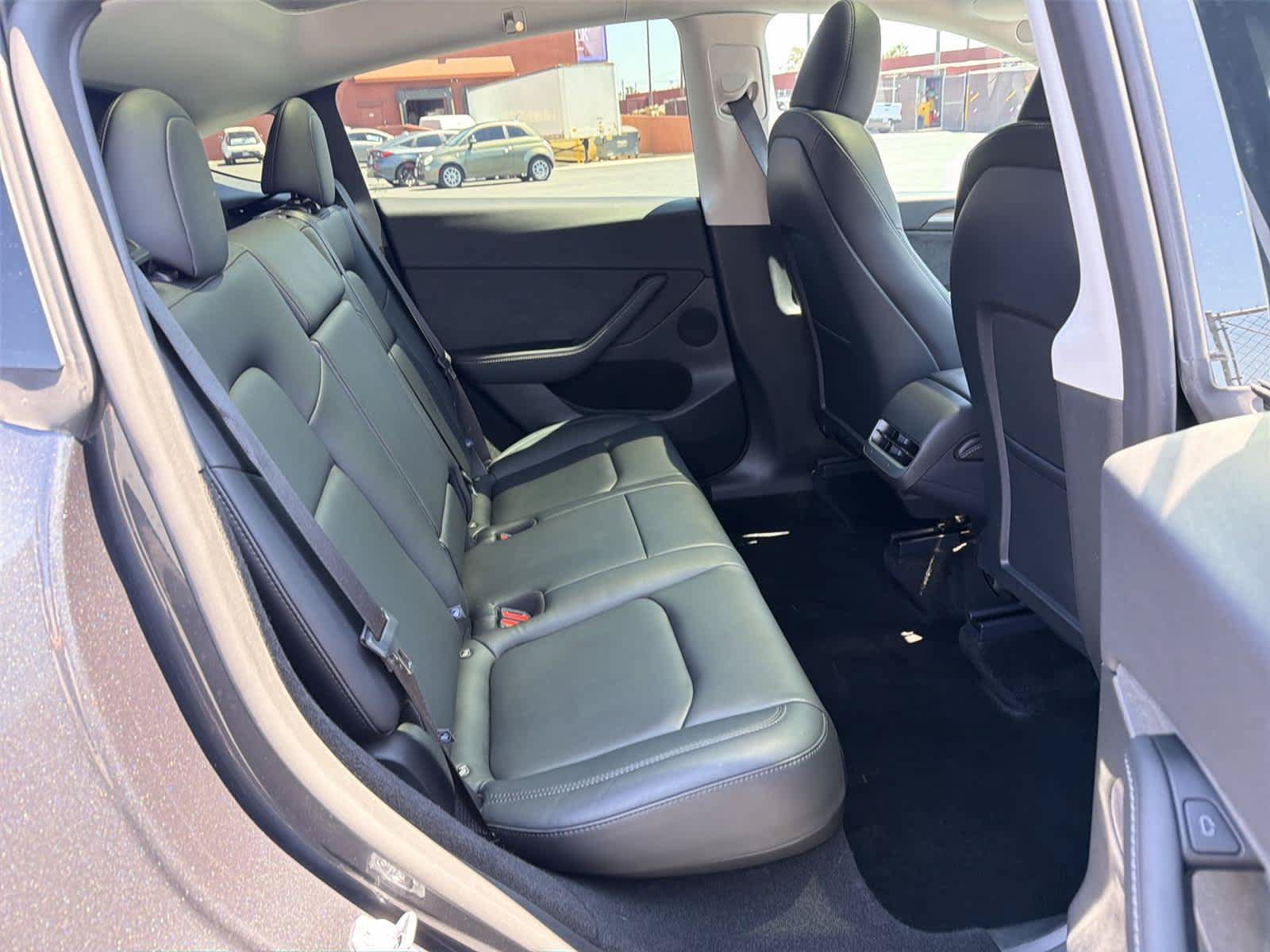 Used 2025 Tesla Model Y Long Range AWD/4WD image 14