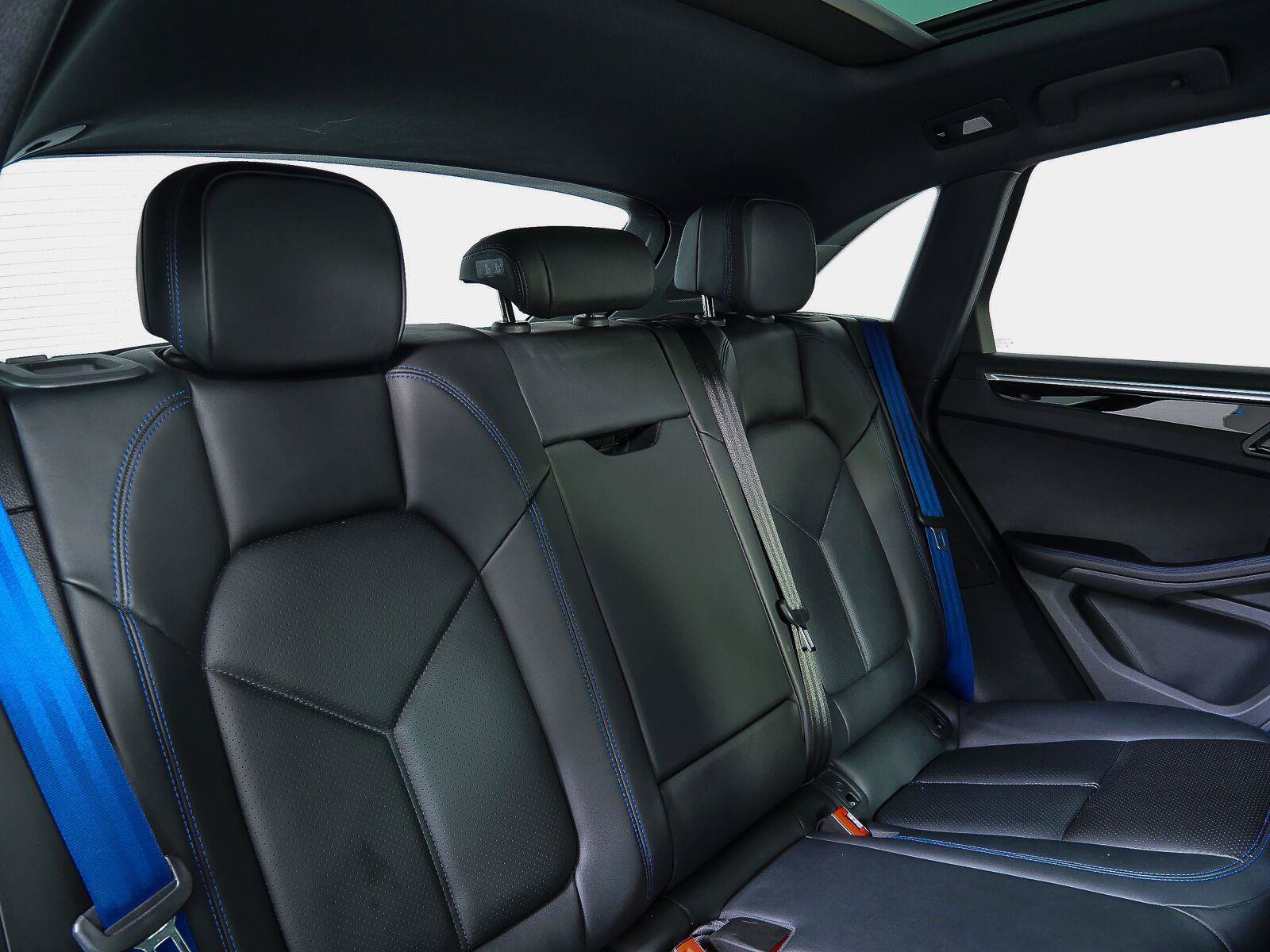 Certified 2023 Porsche Macan S AWD/4WD image 21