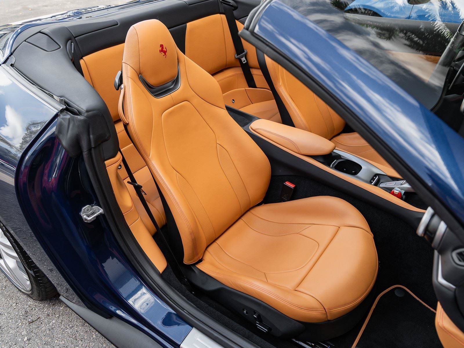 Used 2019 Ferrari Portofino RWD image 8