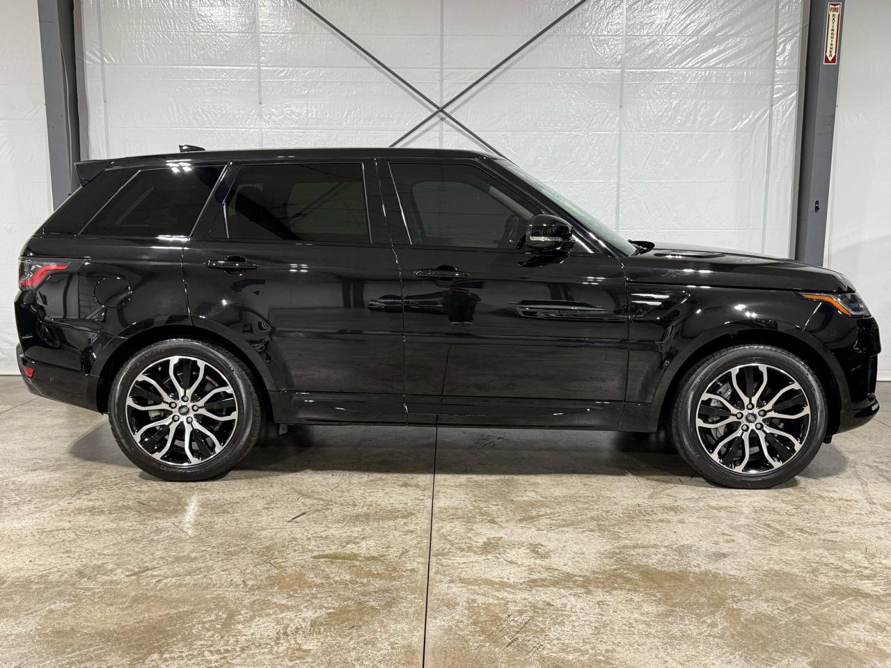 Used 2019 Land Rover Range Rover Sport HSE image 6