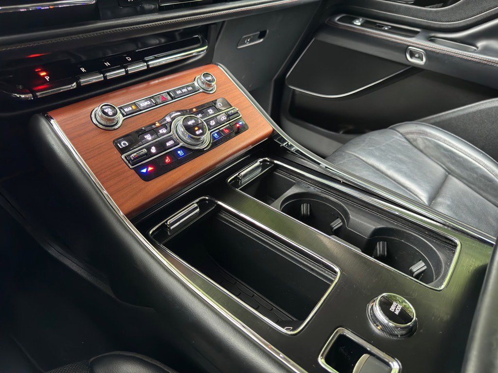 Used 2020 Lincoln Aviator Reserve w/ Equipment Group 201A image 15