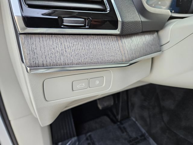 Certified 2023 Volvo XC90 T8 Plus AWD/4WD image 24