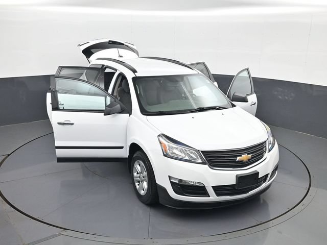 Used 2017 Chevrolet Traverse LS AWD/4WD image 31