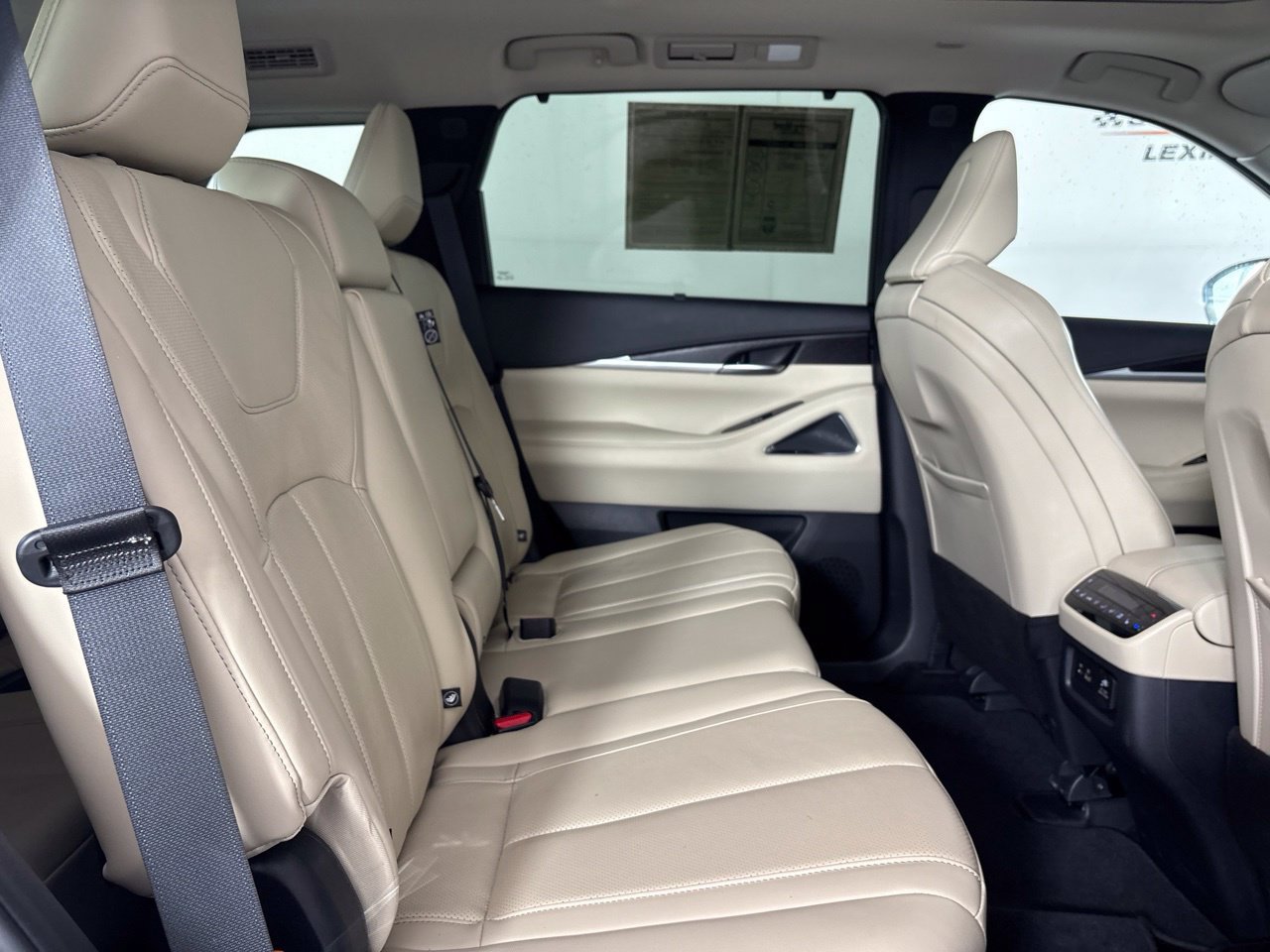 Used 2025 INFINITI QX60 Sensory FWD image 33