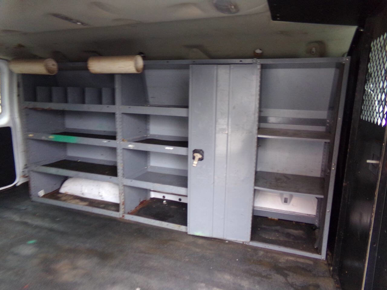 Used 2006 Ford E-250 and Econoline 250 RWD image 14