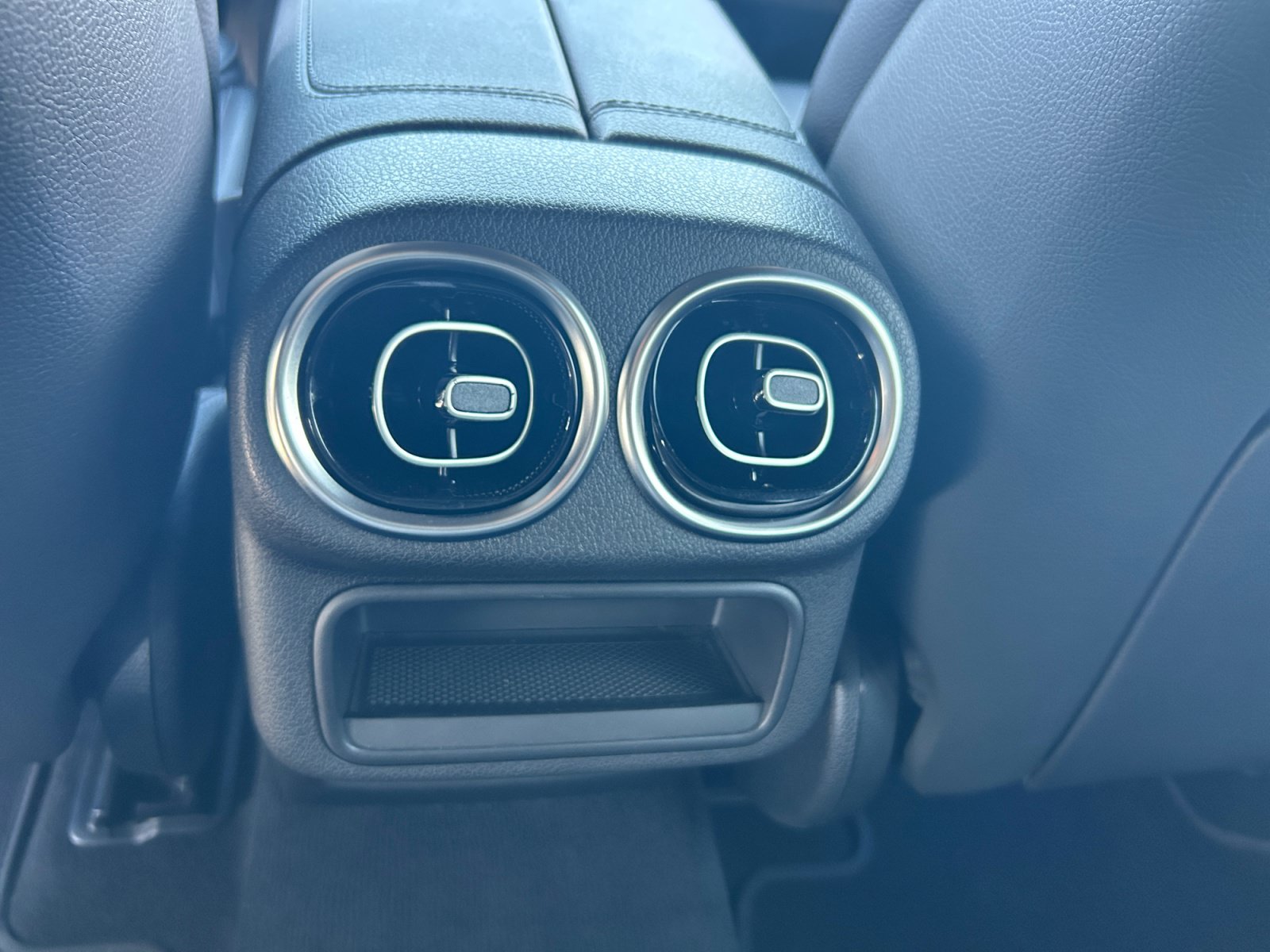 Used 2025 Mercedes-Benz GLC 300 image 29