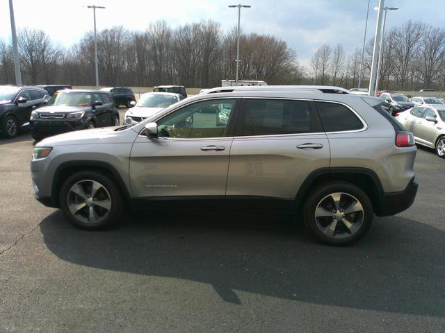 Used 2019 Jeep Cherokee Limited image 3