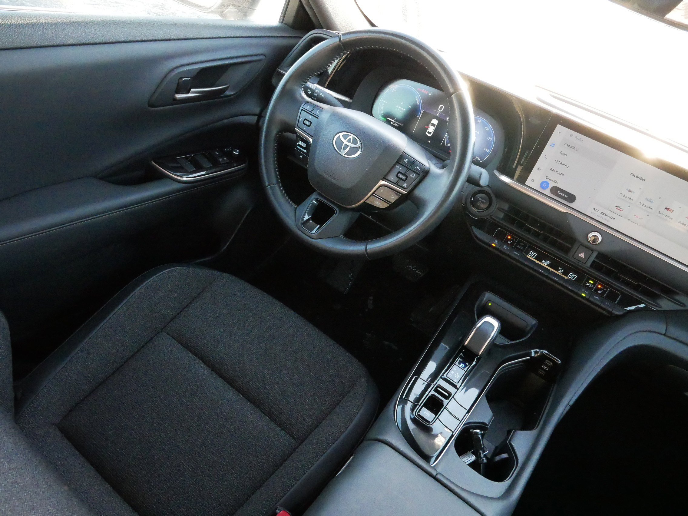 Used 2024 Toyota Crown XLE image 9