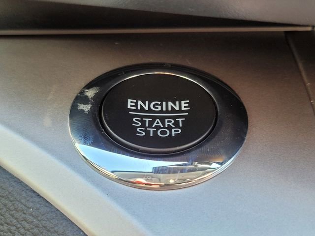 Used 2022 Ford Explorer XLT w/ Equipment Group 202A AWD/4WD image 25