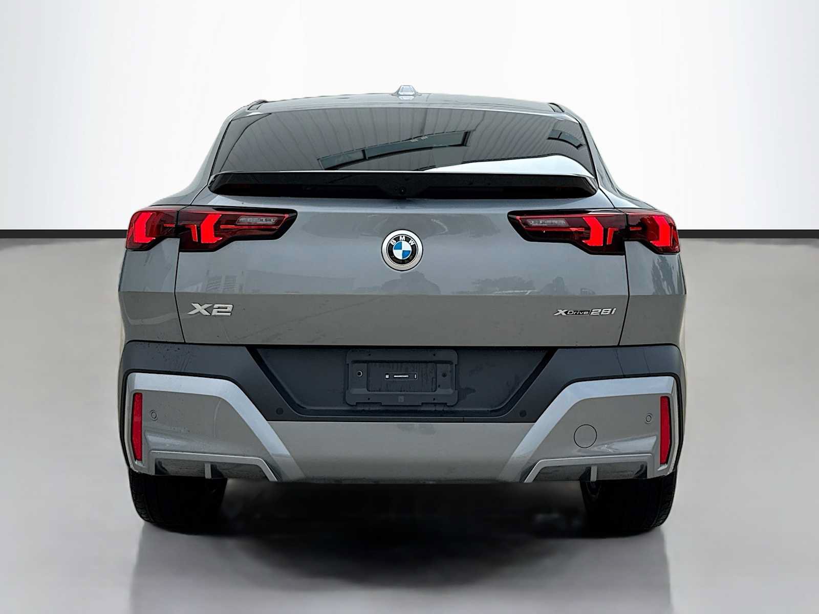 Used 2026 BMW X2 xDrive28i AWD/4WD image 4