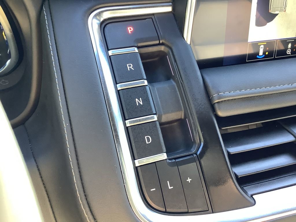 Used 2023 Chevrolet Tahoe Z71 w/ Luxury Package image 28