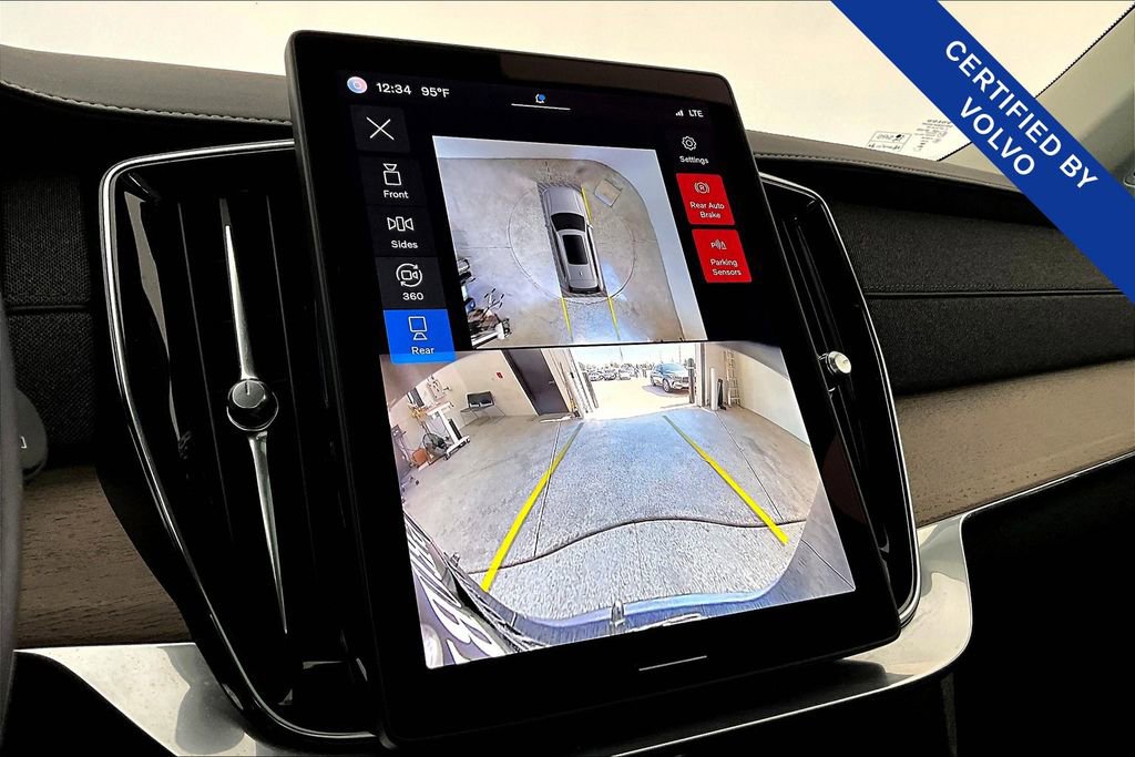 Certified 2025 Volvo XC90 B6 Plus image 31
