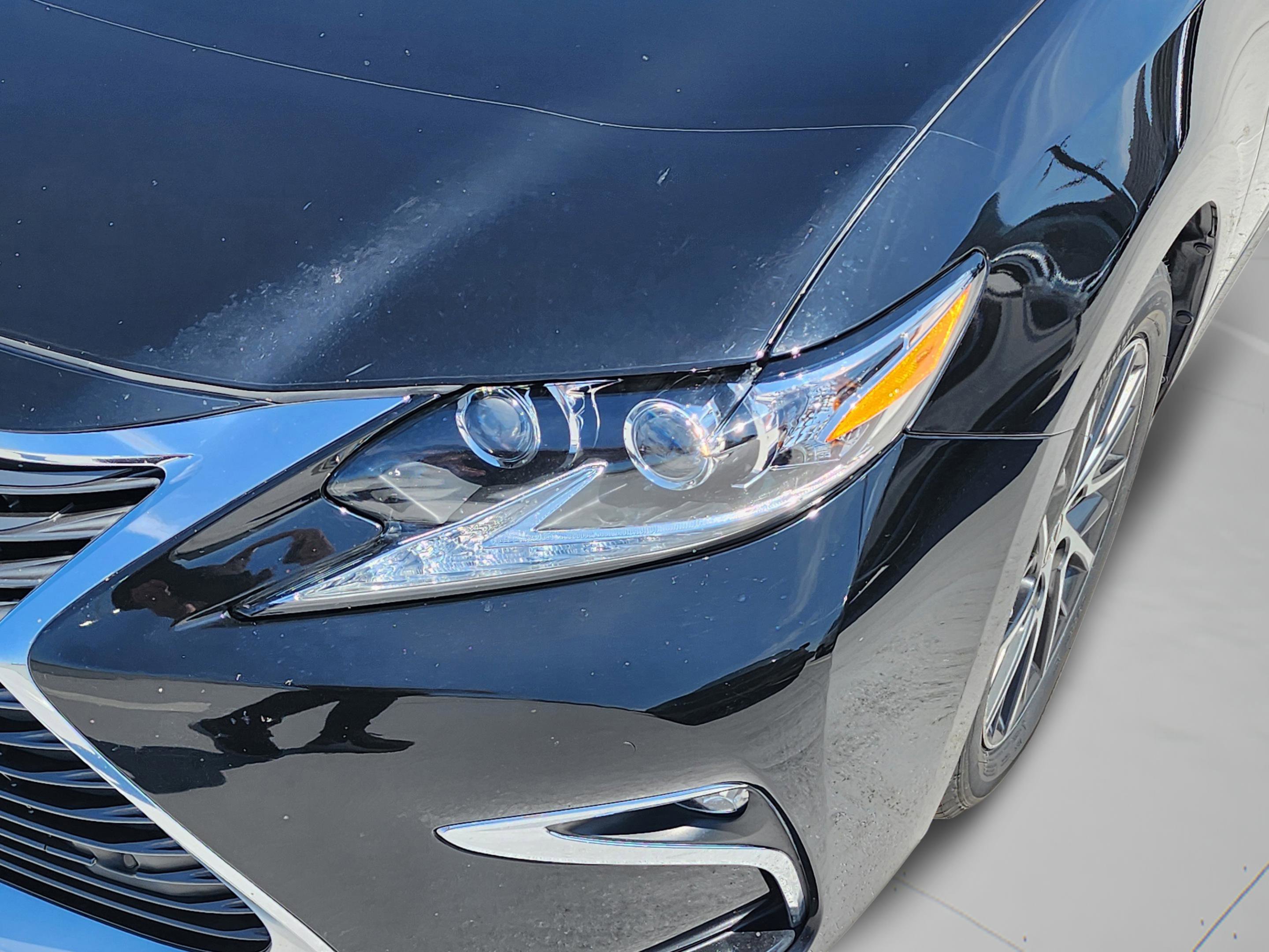 Used 2018 Lexus ES 350 w/ Luxury Package w/Wood Trim FWD image 32