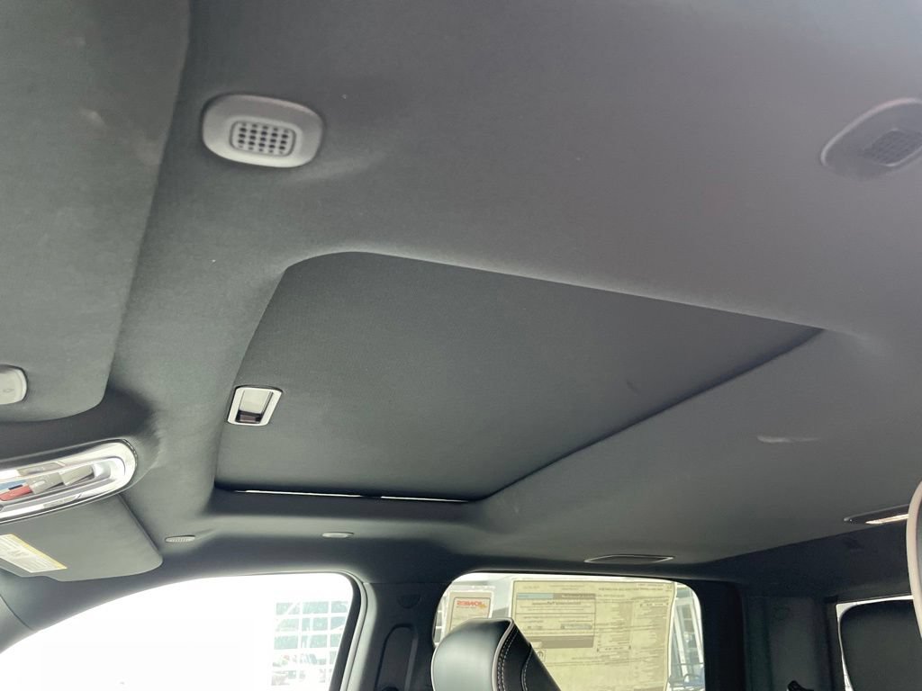 New 2026 RAM 2500 Laramie AWD/4WD image 13