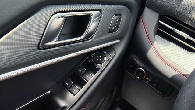 New 2026 Ford Explorer ST-Line w/ ST-Line Street Pack RWD image 31