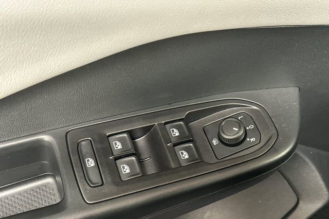 Certified 2023 Volkswagen Taos SE w/ Panoramic Sunroof Package FWD image 14