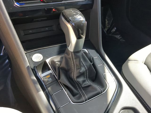 Certified 2025 Volkswagen Taos SE w/ Black Wheel Package image 24