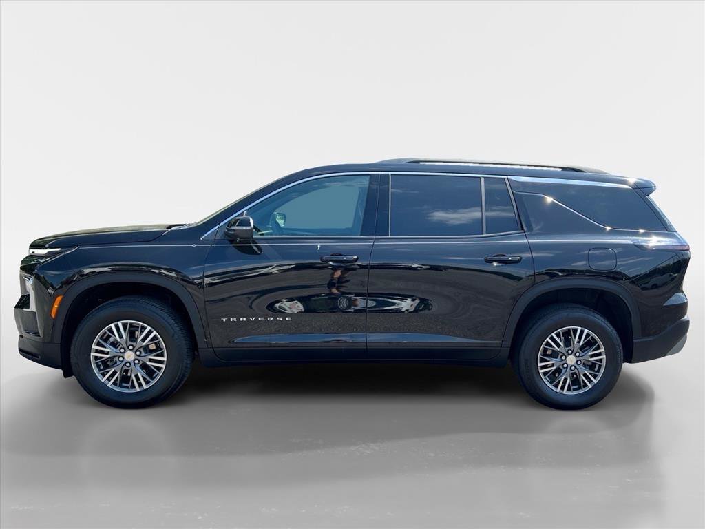 Used 2026 Chevrolet Traverse LT AWD/4WD image 2