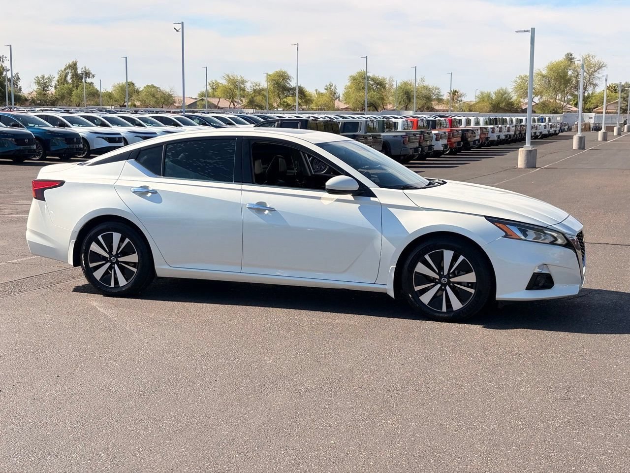Used 2019 Nissan Altima 2.5 SL FWD image 6