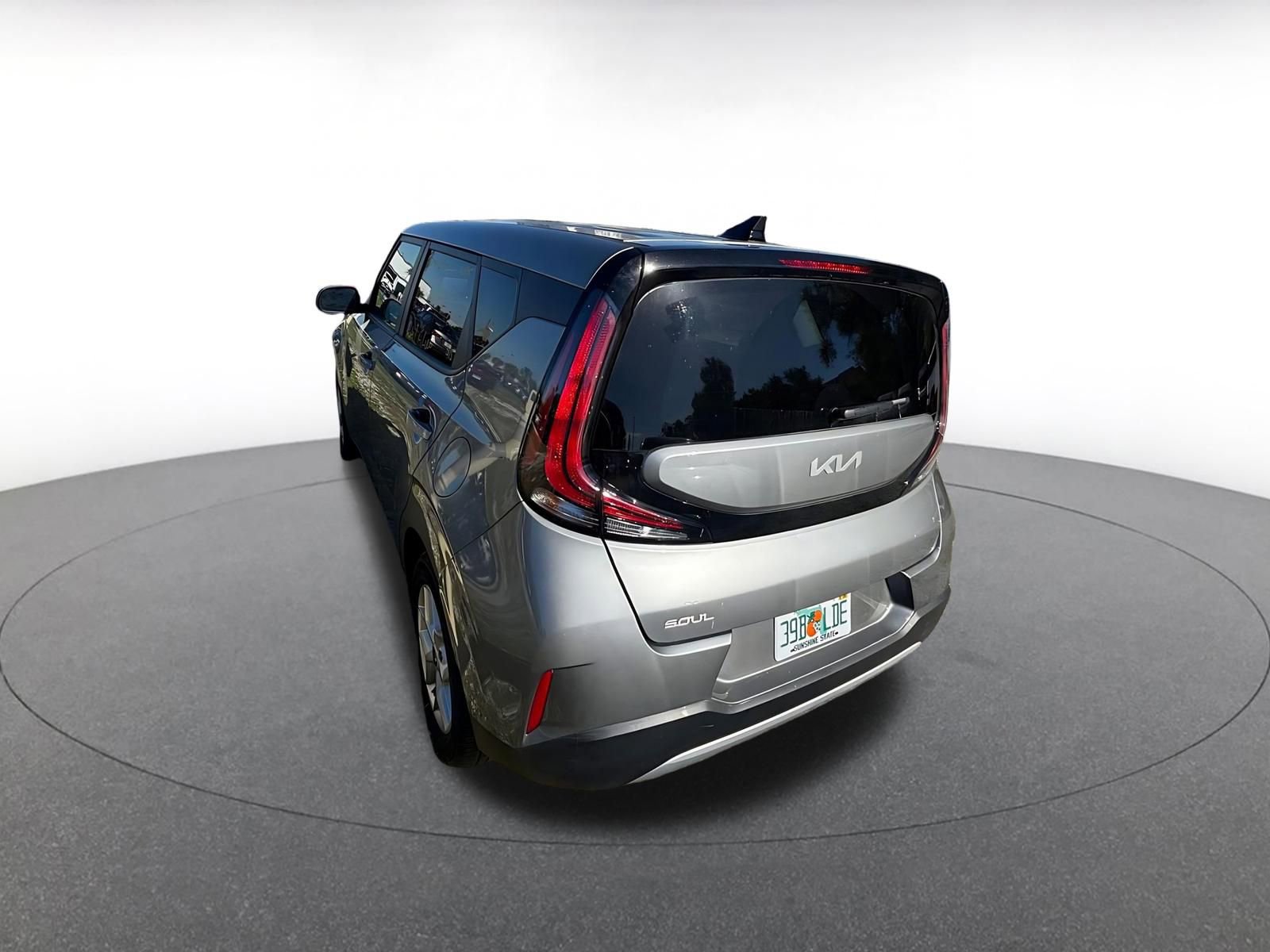 Used 2025 Kia Soul LX w/ LX Technology Package image 7