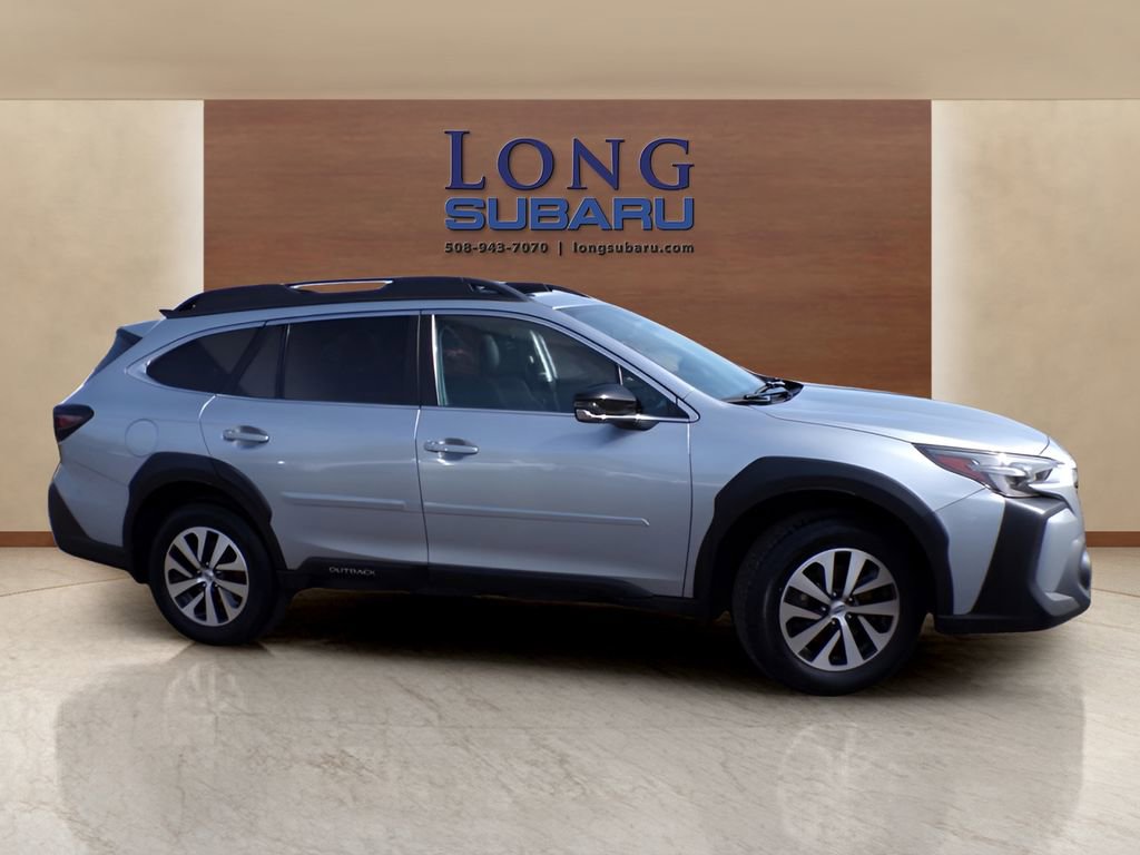 Used 2023 Subaru Outback Premium image 7