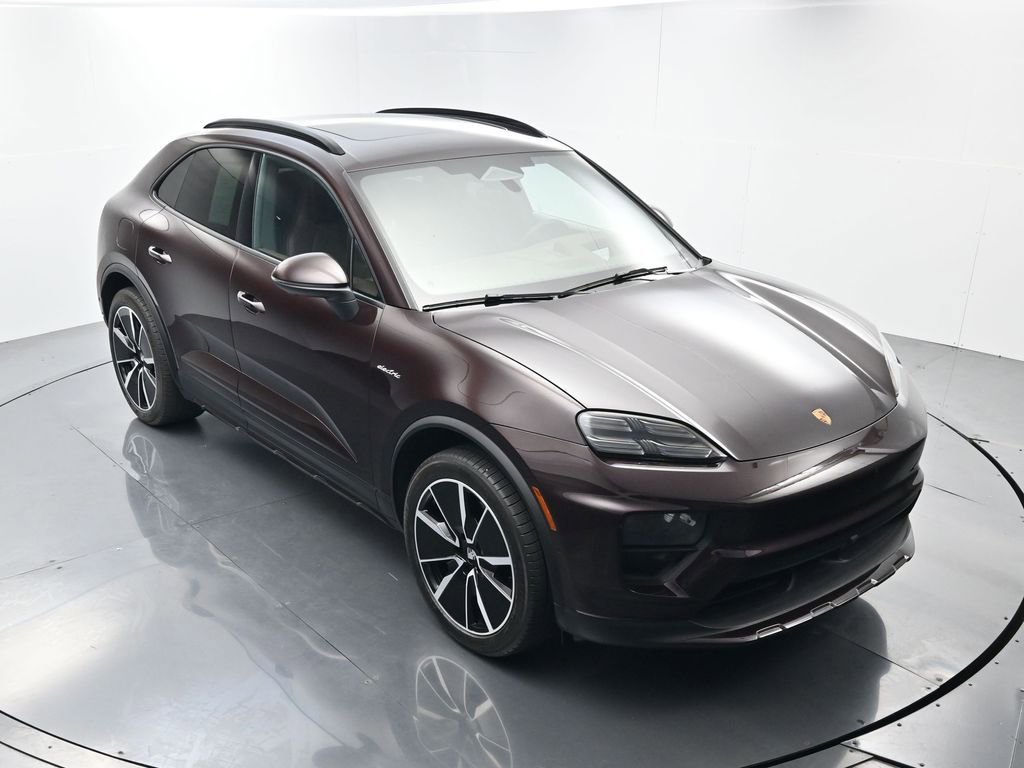 Certified 2025 Porsche Macan Electric image 42