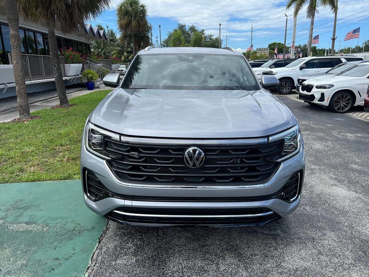Used 2024 Volkswagen Atlas Cross Sport SEL R-Line image 3