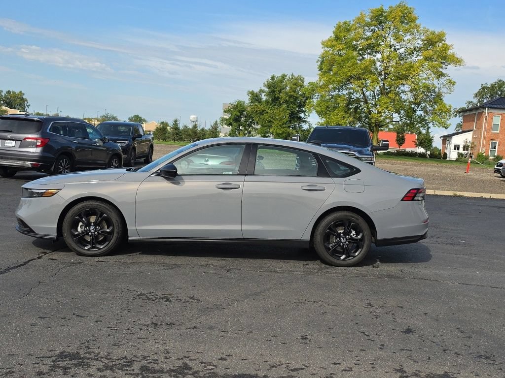 Used 2025 Honda Accord SE image 4