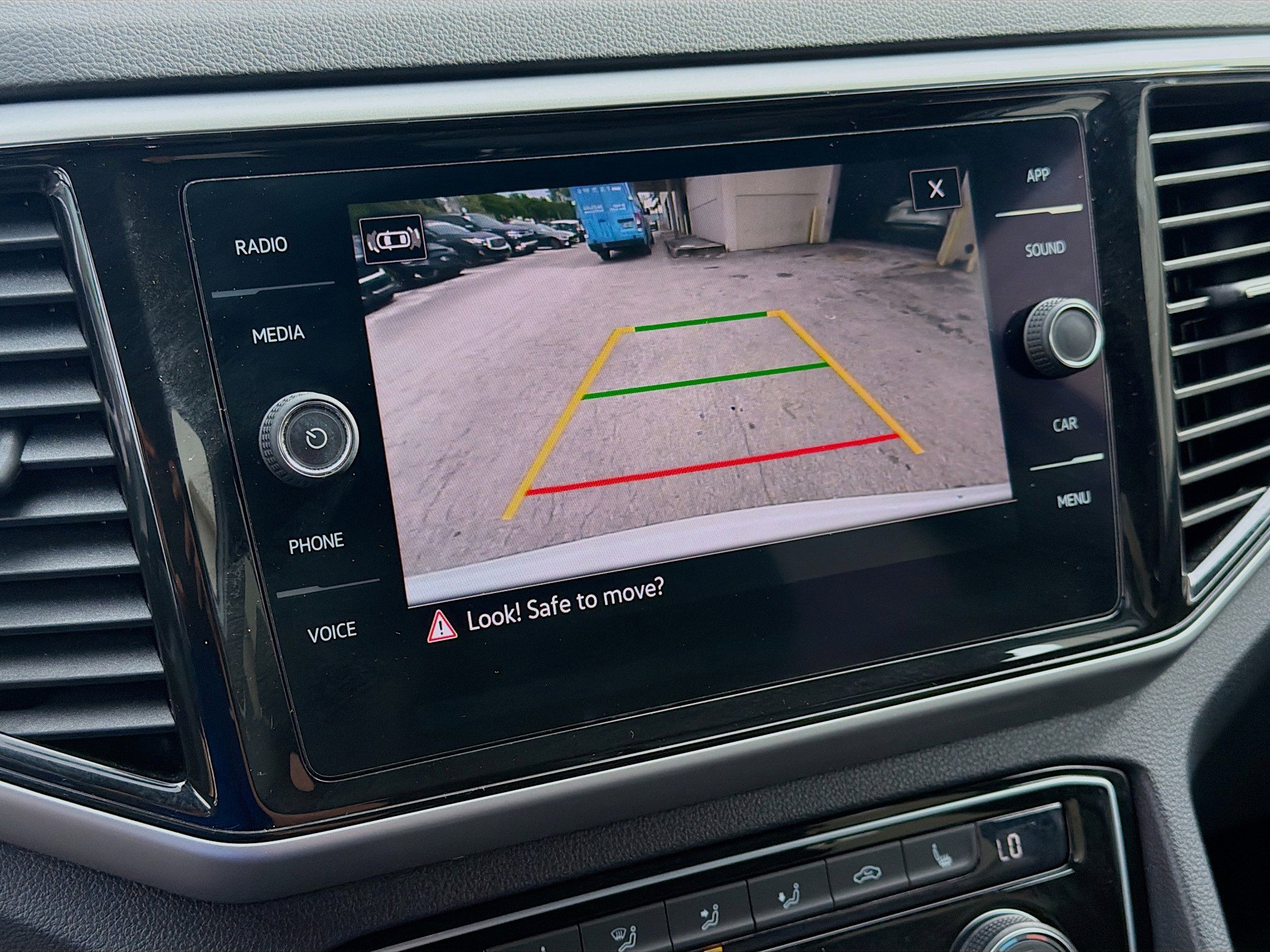 Certified 2022 Volkswagen Atlas Cross Sport SE image 13
