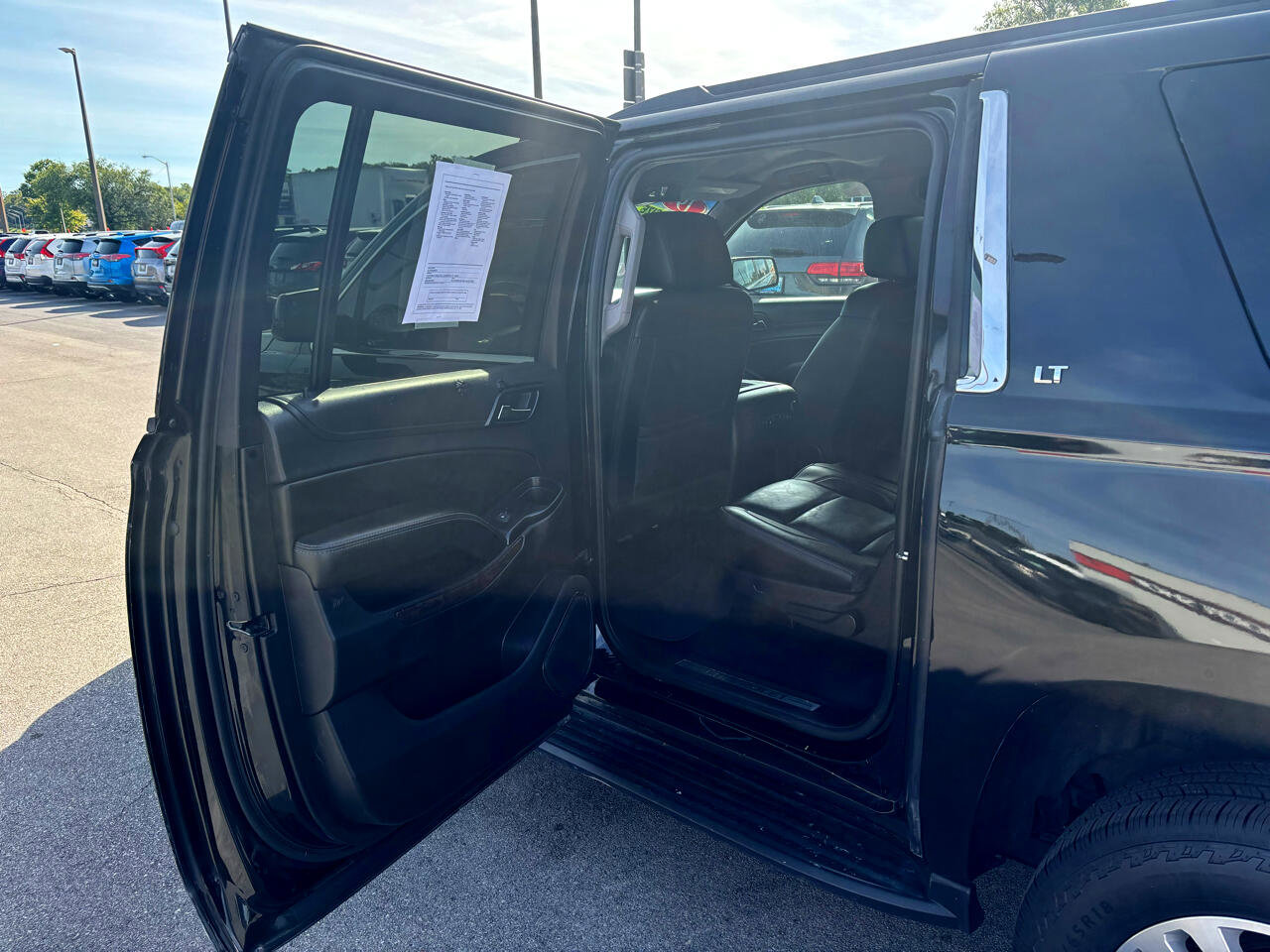 Used 2019 Chevrolet Suburban LT image 12