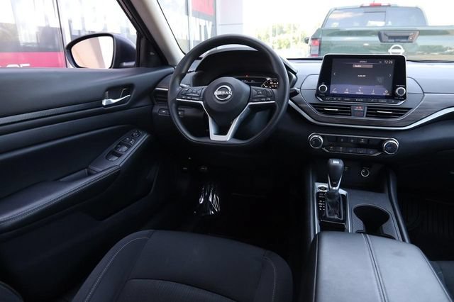 Certified 2025 Nissan Altima 2.5 SV FWD image 22