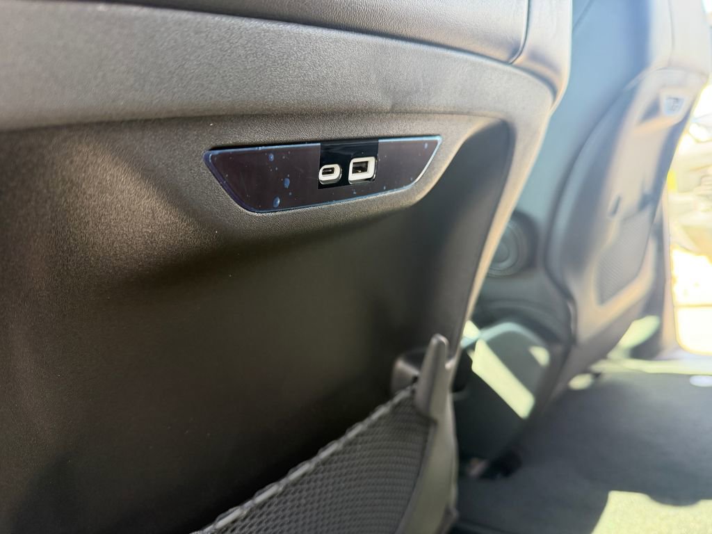 New 2027 Chrysler Pacifica Limited AWD/4WD image 40