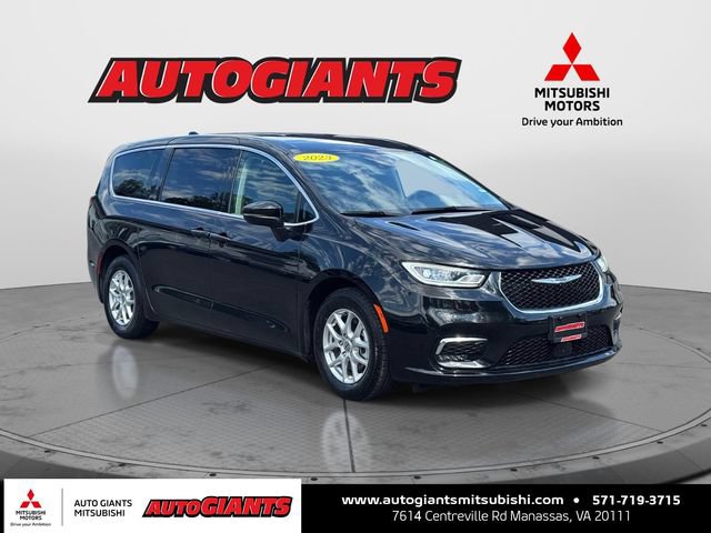 Used 2023 Chrysler Pacifica Touring-L