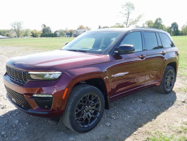 New 2025 Jeep Grand Cherokee Summit image 5