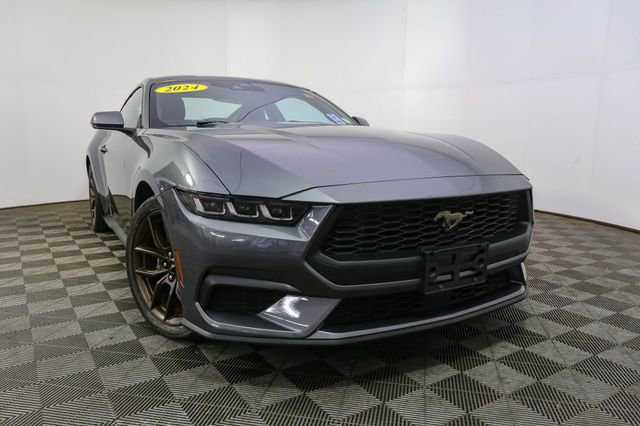 Used 2024 Ford Mustang Premium image 3