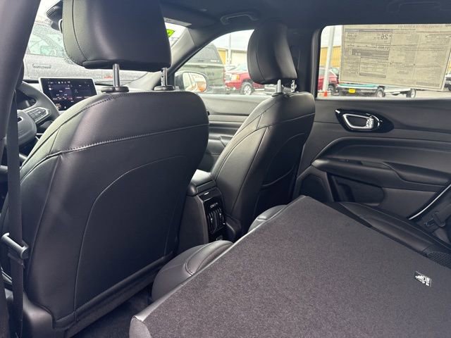 New 2026 Jeep Compass Latitude AWD/4WD image 16