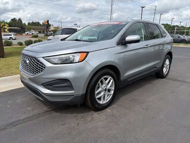 Used 2024 Ford Edge SEL AWD/4WD image 3