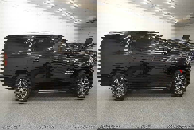 Used 2021 Chevrolet Suburban LT RWD image 9