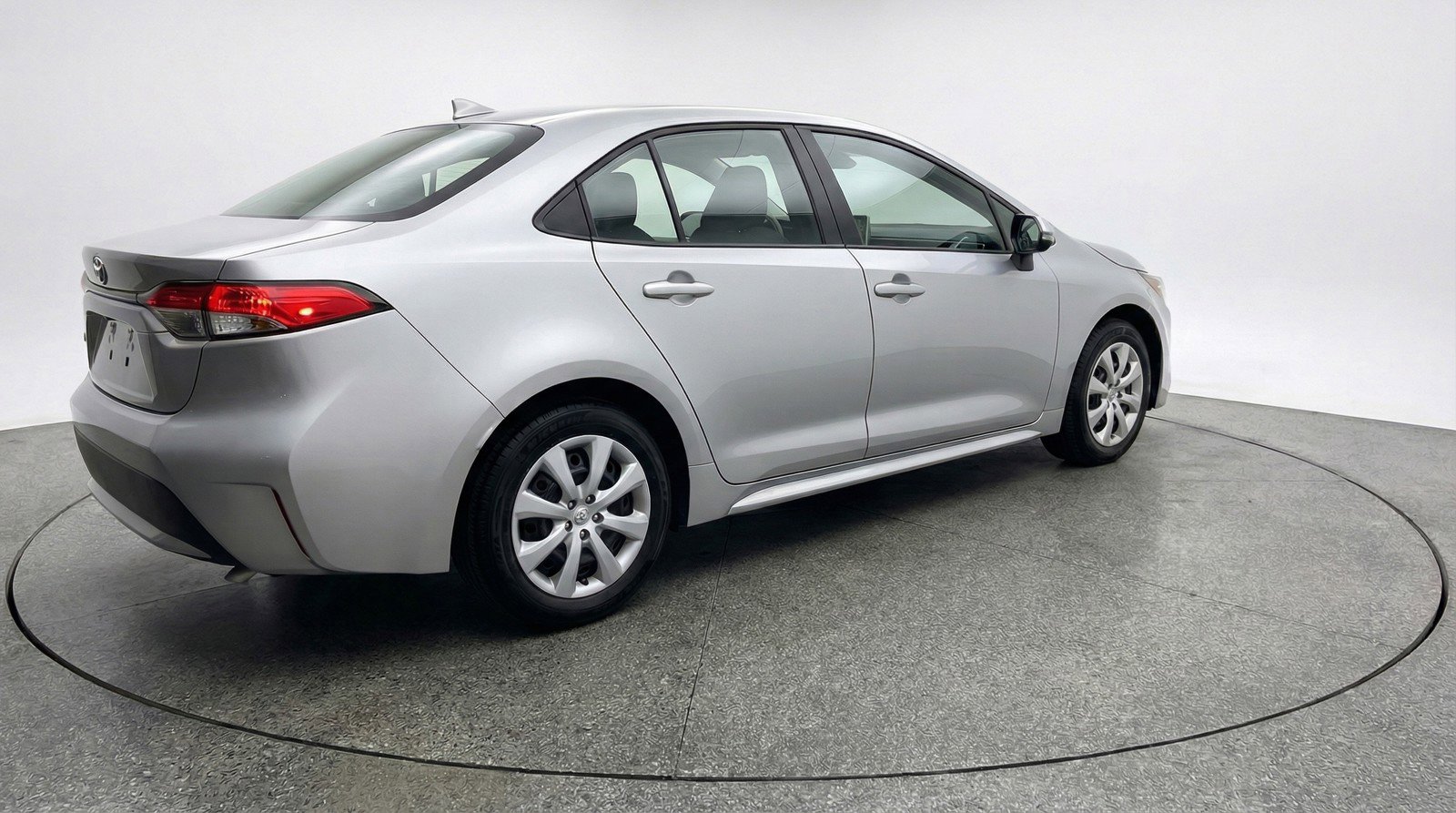 Used 2025 Toyota Corolla LE FWD image 9