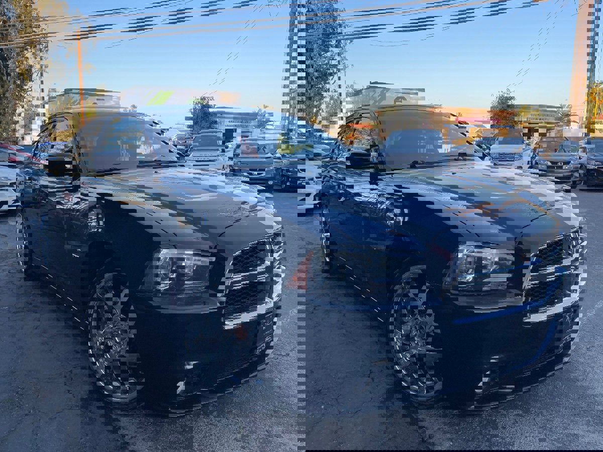 Used 2013 Dodge Charger R/T image 3