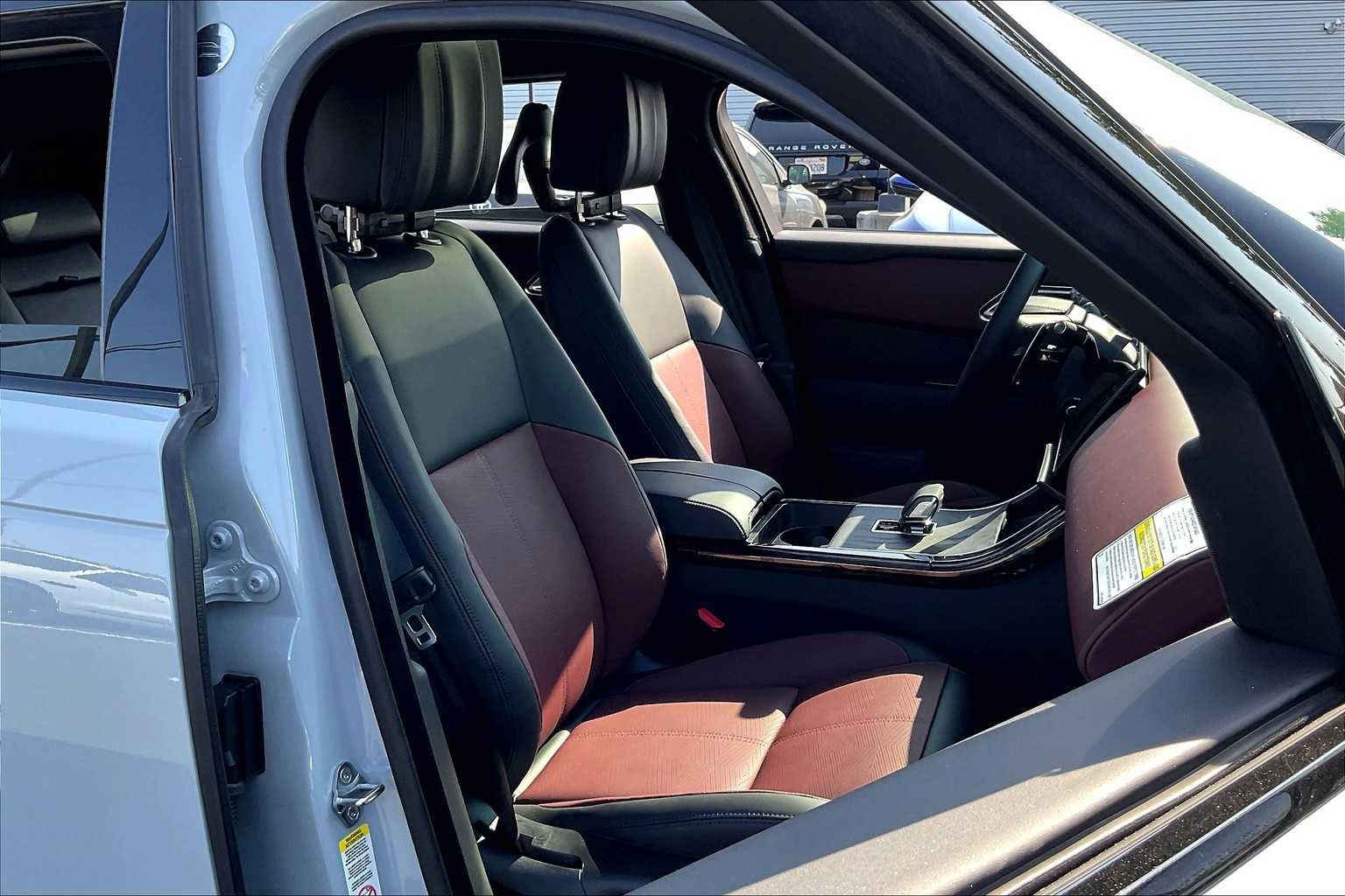 New 2026 Land Rover Range Rover Velar Autobiography image 31